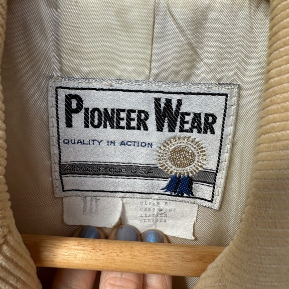 VTH PIONEER WEAR Corduroy Jacket with Suede Western Accents - Picture 4 of 8